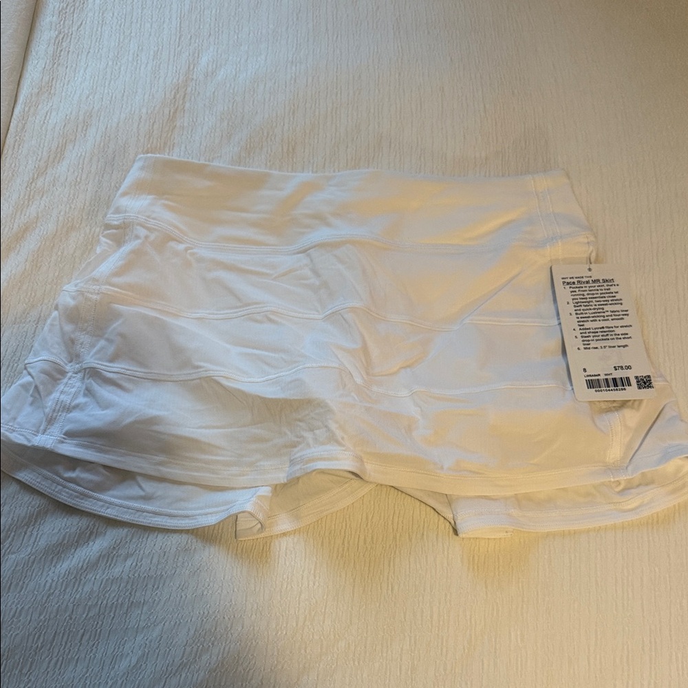 NWT LuluLemon White Pace Rival MR Skirt- Size 8